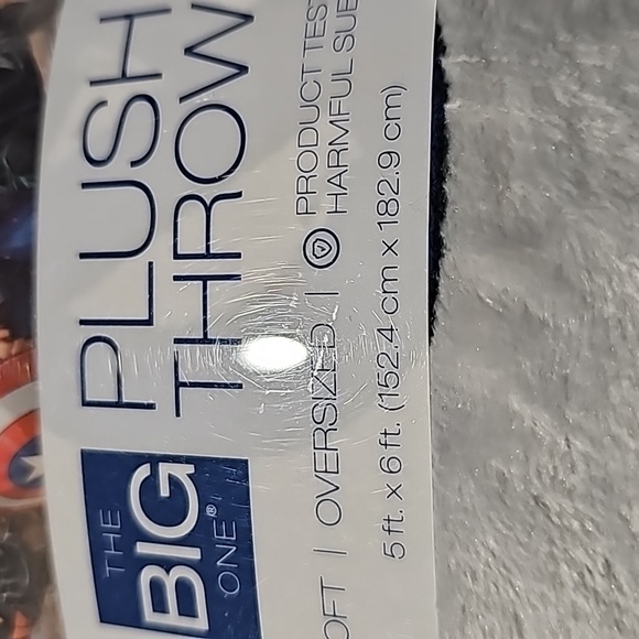 NWT Capitan America Big Plush throw - Picture 3 of 7